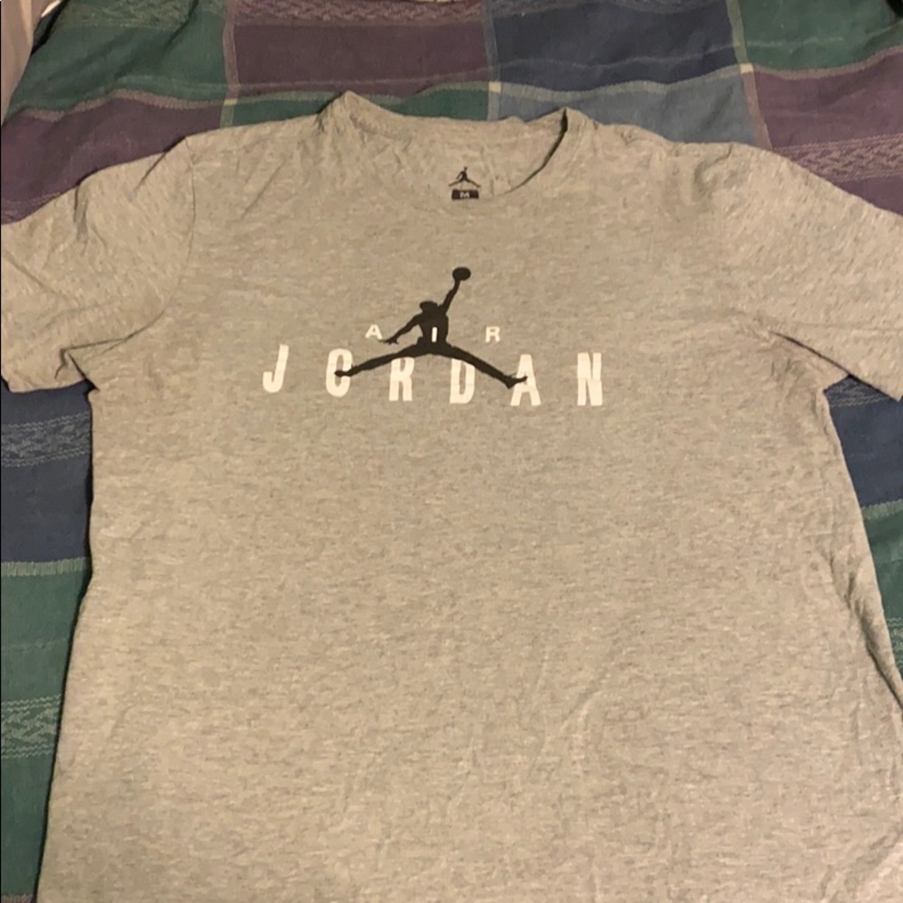 Grey t-shirt